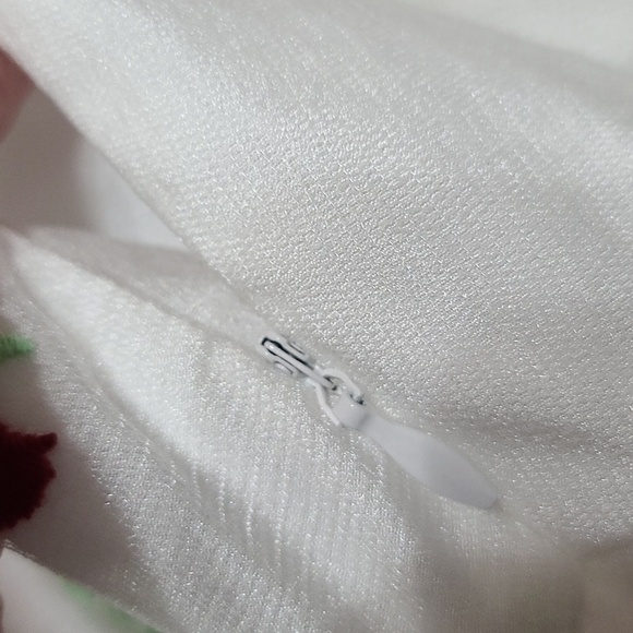 Shein Womens Dress White W/Red Embroidered Floral Sheer Overlay Sleeves Sz L EUC - Picture 9 of 11